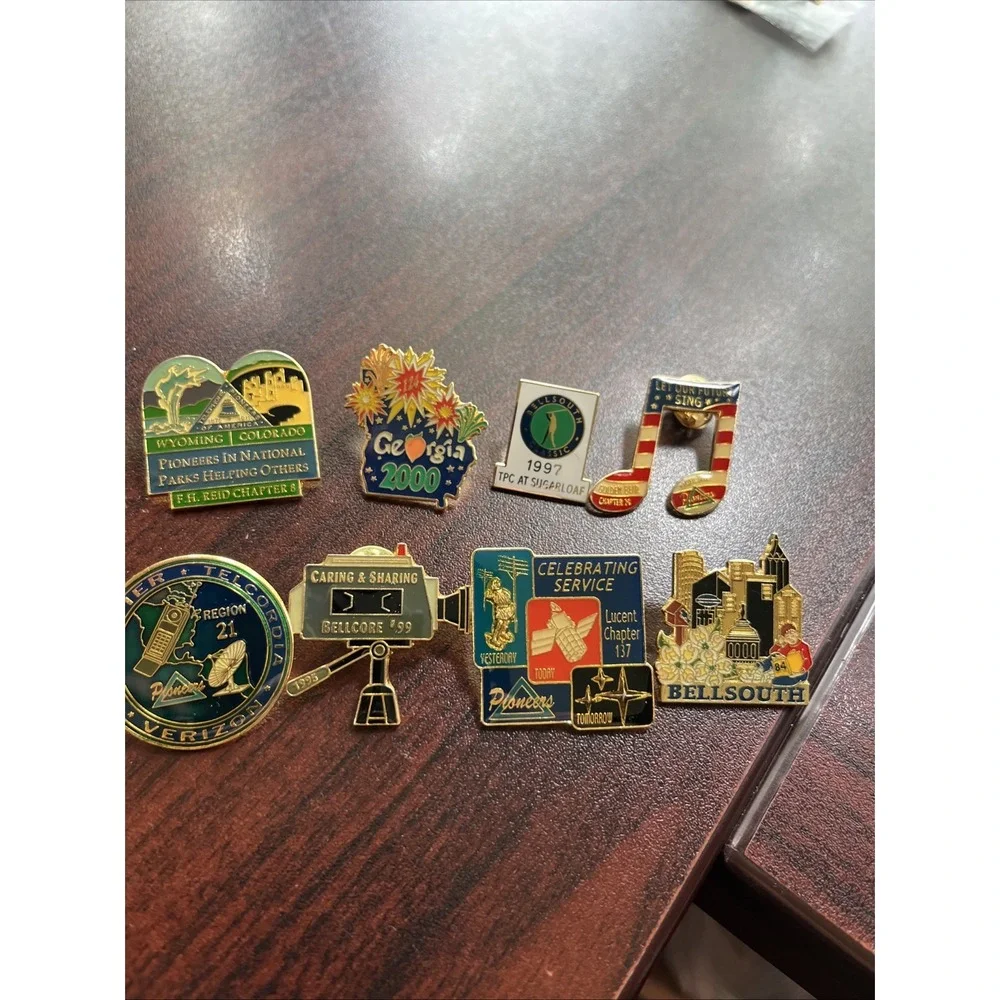 Lot Of 10‎ AT&T Pioneers BellSouth Telephone Company Lapel Hat Pins Z10